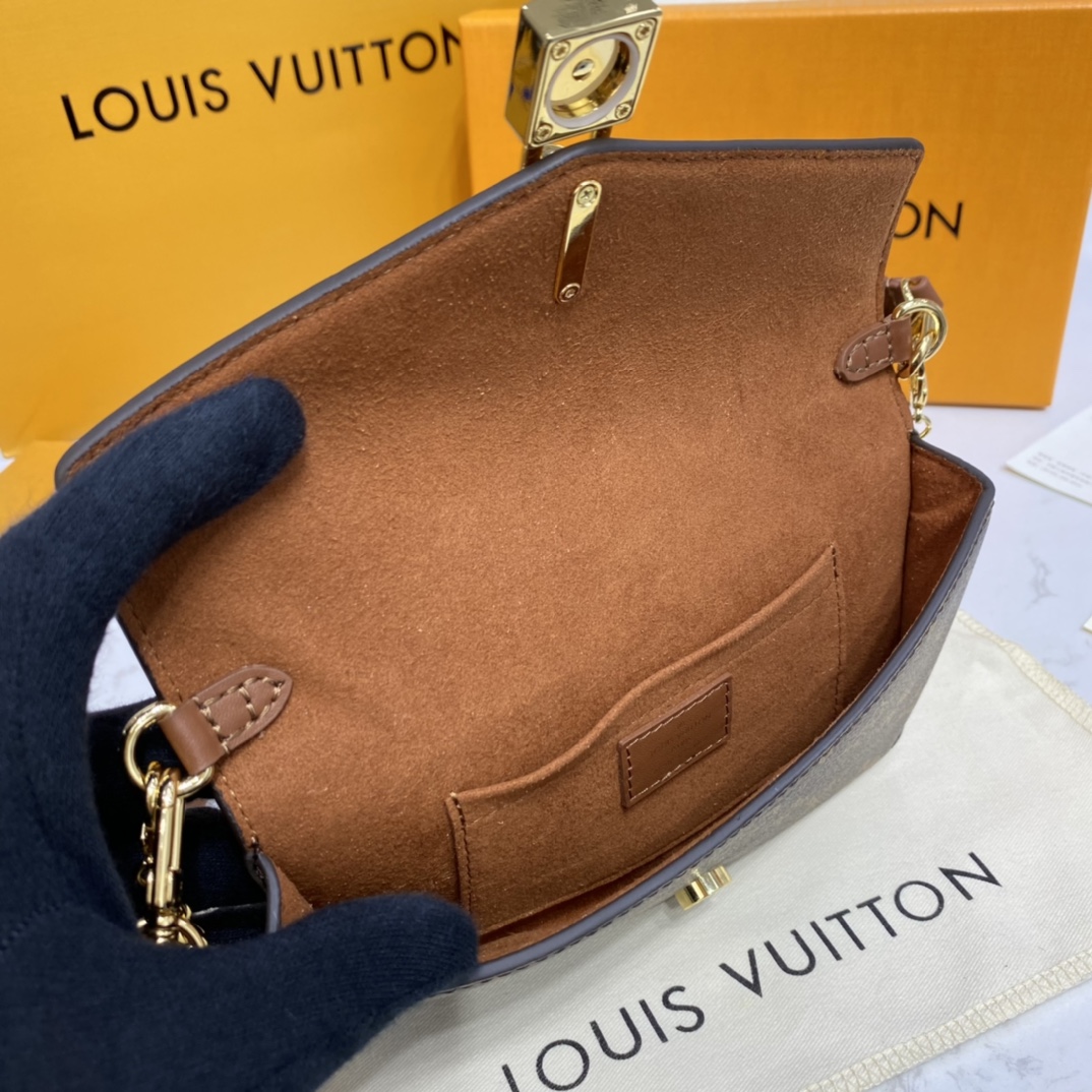 Louis Vuitton PADLOCK ON STRAP Handbag Monogram M80763 Caramel